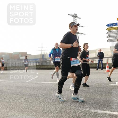 03.10.2026 - Köhlbrandbrückenlauf Michael Burmester http://msf.ph/oto/10765934 03.10.2026 09:20:58 Position 3 2610, 1753, 3 meine-sportfotos.de
