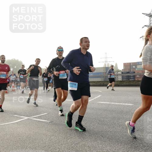 03.10.2026 - Köhlbrandbrückenlauf Michael Burmester http://msf.ph/oto/10765945 03.10.2026 09:21:00 Position 3 2830, 2610 meine-sportfotos.de