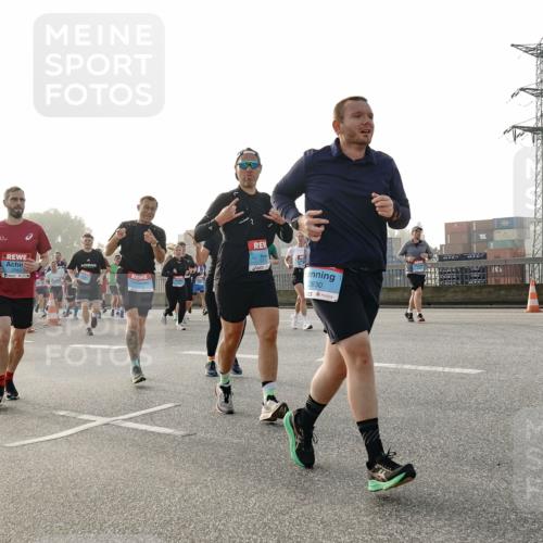 03.10.2026 - Köhlbrandbrückenlauf Michael Burmester http://msf.ph/oto/10765949 03.10.2026 09:21:00 Position 3 2983, 2830 meine-sportfotos.de