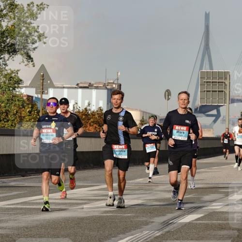 03.10.2026 - Köhlbrandbrückenlauf Michael Burmester http://msf.ph/oto/10765952 03.10.2026 09:45:29 Position 3 2672, 216, 1264, 1644 meine-sportfotos.de
