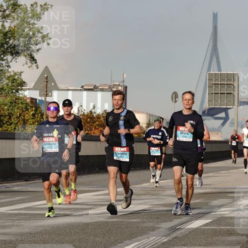 03.10.2026 - Köhlbrandbrückenlauf Michael Burmester http://msf.ph/oto/10765954 03.10.2026 09:45:29 Position 3 16, 2672, 1264, 1644 meine-sportfotos.de