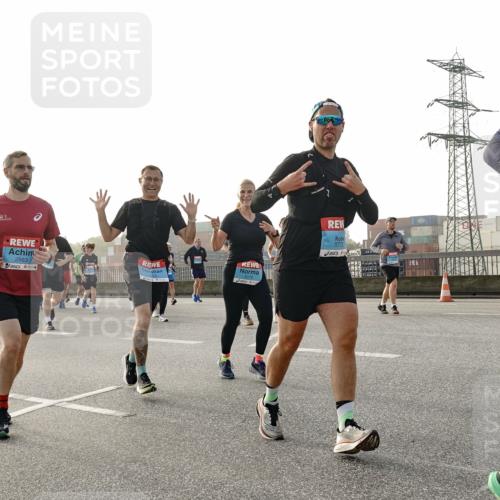 03.10.2026 - Köhlbrandbrückenlauf Michael Burmester http://msf.ph/oto/10765957 03.10.2026 09:21:01 Position 3 3772, 2983, 45, 2830 meine-sportfotos.de