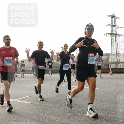 03.10.2026 - Köhlbrandbrückenlauf Michael Burmester http://msf.ph/oto/10765958 03.10.2026 09:21:01 Position 3 2983, 3772, 1074 meine-sportfotos.de