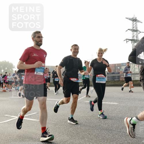 03.10.2026 - Köhlbrandbrückenlauf Michael Burmester http://msf.ph/oto/10765960 03.10.2026 09:21:01 Position 3 2983, 1074, 3772 meine-sportfotos.de
