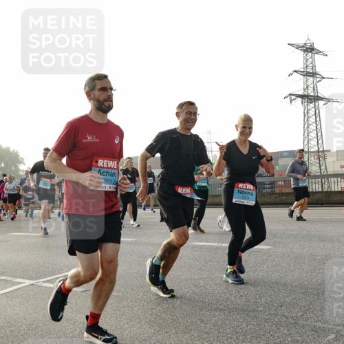 03.10.2026 - Köhlbrandbrückenlauf Michael Burmester http://msf.ph/oto/10765963 03.10.2026 09:21:02 Position 3 83, 1074, 37 meine-sportfotos.de