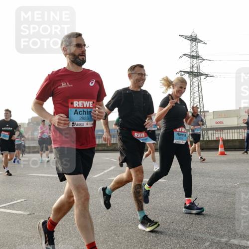 03.10.2026 - Köhlbrandbrückenlauf Michael Burmester http://msf.ph/oto/10765966 03.10.2026 09:21:02 Position 3 2983, 1074, 3 meine-sportfotos.de