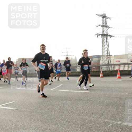 03.10.2026 - Köhlbrandbrückenlauf Michael Burmester http://msf.ph/oto/10765971 03.10.2026 09:21:03 Position 3  meine-sportfotos.de