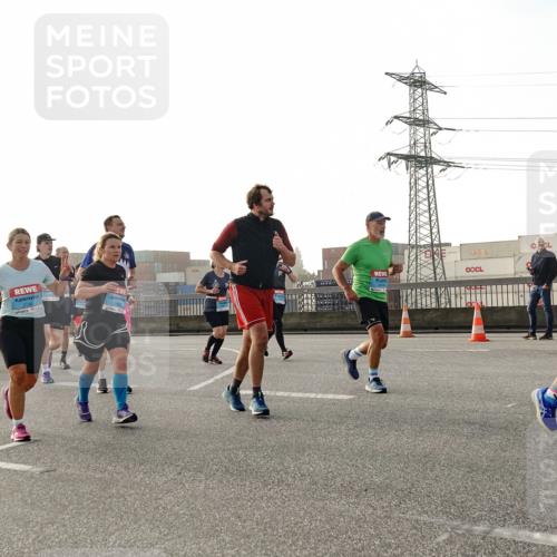 03.10.2026 - Köhlbrandbrückenlauf Michael Burmester http://msf.ph/oto/10766003 03.10.2026 09:21:06 Position 3  meine-sportfotos.de