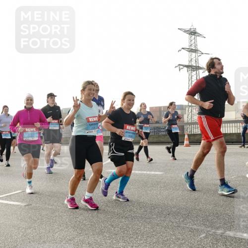 03.10.2026 - Köhlbrandbrückenlauf Michael Burmester http://msf.ph/oto/10766007 03.10.2026 09:21:07 Position 3 3851, 3136, 2838 meine-sportfotos.de