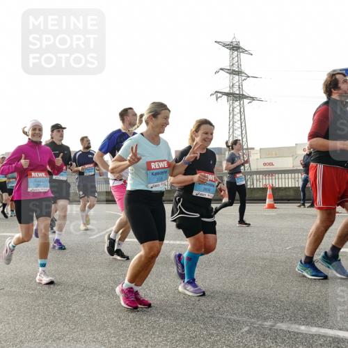 03.10.2026 - Köhlbrandbrückenlauf Michael Burmester http://msf.ph/oto/10766013 03.10.2026 09:21:08 Position 3 3851, 3136, 2838, 3 meine-sportfotos.de