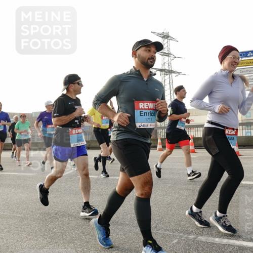 03.10.2026 - Köhlbrandbrückenlauf Michael Burmester http://msf.ph/oto/10766041 03.10.2026 09:21:10 Position 3 8000, 3865, 1711 meine-sportfotos.de