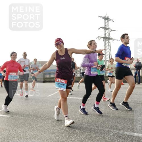 03.10.2026 - Köhlbrandbrückenlauf Michael Burmester http://msf.ph/oto/10766065 03.10.2026 09:21:13 Position 3 2998, 1484, 3 meine-sportfotos.de
