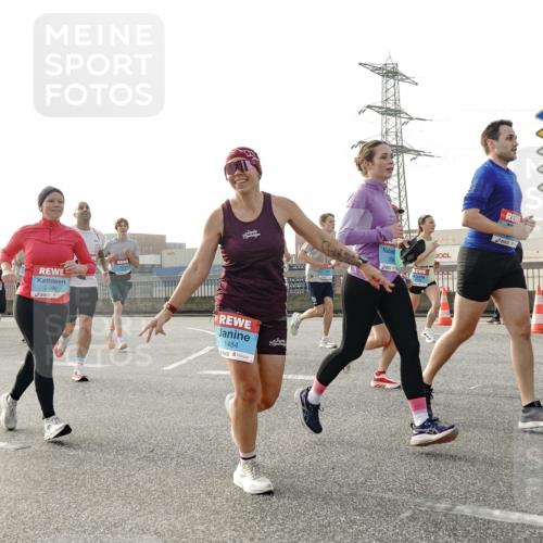 03.10.2026 - Köhlbrandbrückenlauf Michael Burmester http://msf.ph/oto/10766067 03.10.2026 09:21:13 Position 3 2998, 1484, 3 meine-sportfotos.de