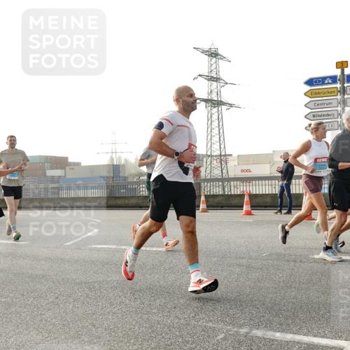 03.10.2026 - Köhlbrandbrückenlauf Michael Burmester http://msf.ph/oto/10766081 03.10.2026 09:21:14 Position 3 3, 3733 meine-sportfotos.de