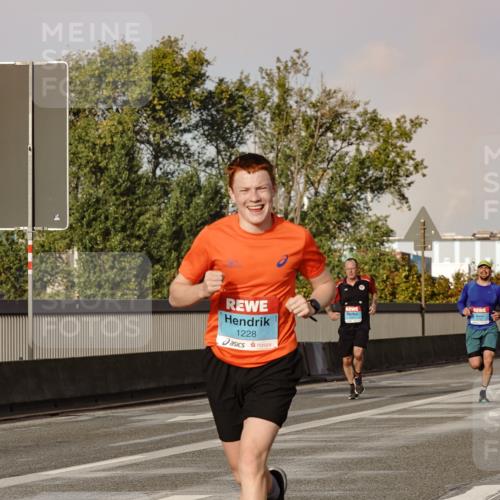 03.10.2026 - Köhlbrandbrückenlauf Michael Burmester http://msf.ph/oto/10766093 03.10.2026 09:45:53 Position 3 1228 meine-sportfotos.de