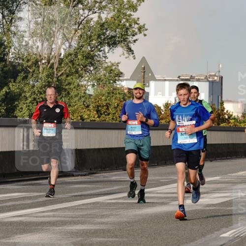 03.10.2026 - Köhlbrandbrückenlauf Michael Burmester http://msf.ph/oto/10766099 03.10.2026 09:45:55 Position 3 3787, 1327, 1854 meine-sportfotos.de