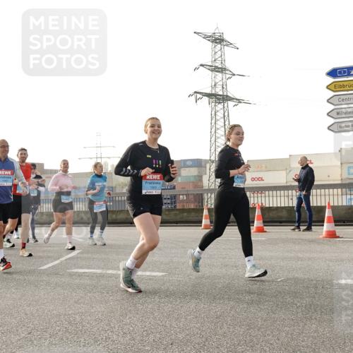 03.10.2026 - Köhlbrandbrückenlauf Michael Burmester http://msf.ph/oto/10766115 03.10.2026 09:21:18 Position 3 1650, 1650, 1905, 3 meine-sportfotos.de