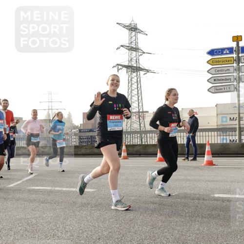 03.10.2026 - Köhlbrandbrückenlauf Michael Burmester http://msf.ph/oto/10766119 03.10.2026 09:21:18 Position 3 1650, 1905, 3 meine-sportfotos.de