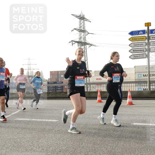 03.10.2026 - Köhlbrandbrückenlauf Michael Burmester http://msf.ph/oto/10766121 03.10.2026 09:21:19 Position 3 3840, 1653, 3, 1906, 1905 meine-sportfotos.de