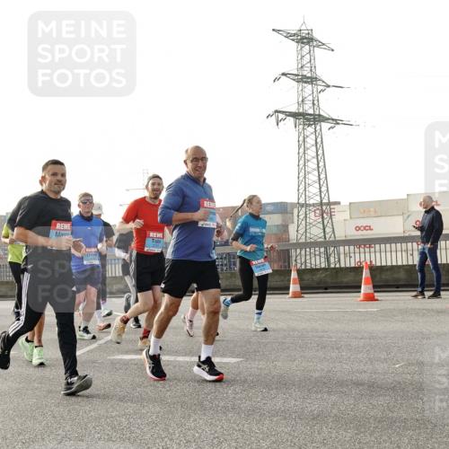 03.10.2026 - Köhlbrandbrückenlauf Michael Burmester http://msf.ph/oto/10766123 03.10.2026 09:21:19 Position 3 1411, 2727, 3 meine-sportfotos.de