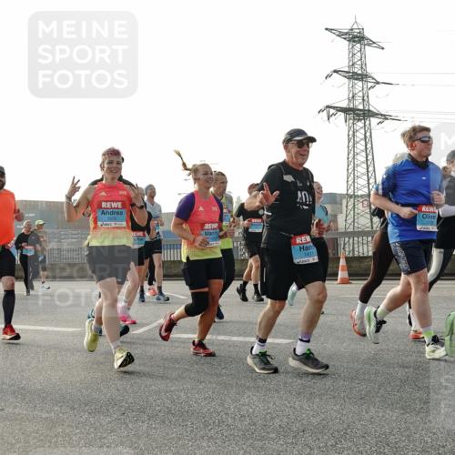 03.10.2026 - Köhlbrandbrückenlauf Michael Burmester http://msf.ph/oto/10766139 03.10.2026 09:21:21 Position 3 1520, 17, 1411, 3840, 3 meine-sportfotos.de