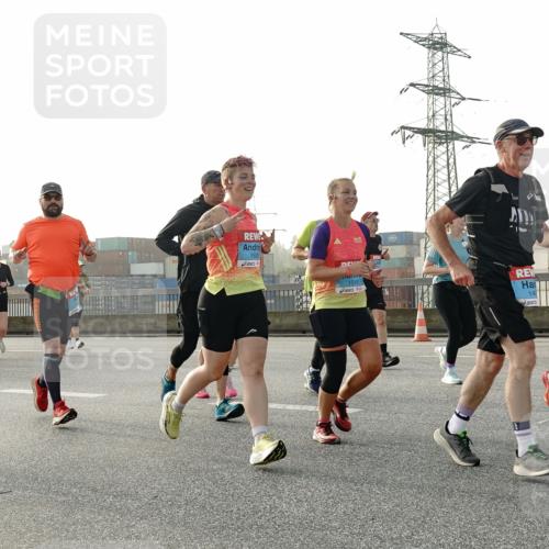03.10.2026 - Köhlbrandbrückenlauf Michael Burmester http://msf.ph/oto/10766147 03.10.2026 09:21:21 Position 3 2790, 1519, 14, 3 meine-sportfotos.de