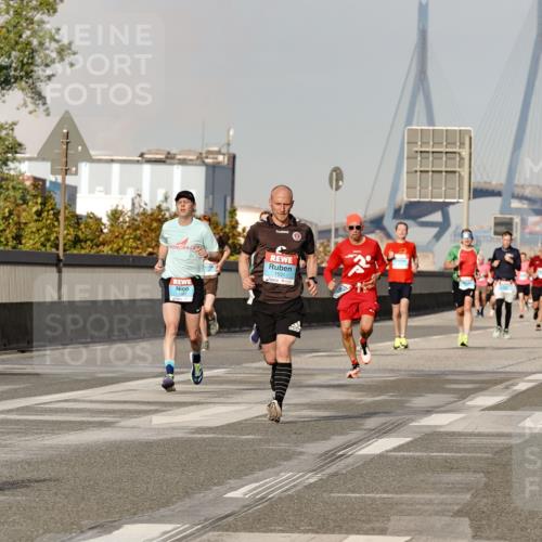 03.10.2026 - Köhlbrandbrückenlauf Michael Burmester http://msf.ph/oto/10766151 03.10.2026 09:46:03 Position 3 1531, 1397 meine-sportfotos.de