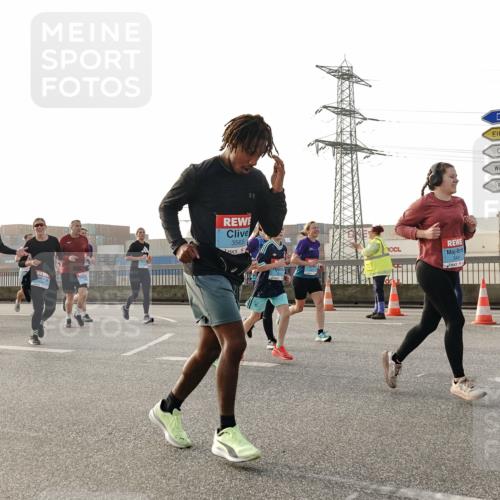 03.10.2026 - Köhlbrandbrückenlauf Michael Burmester http://msf.ph/oto/10766193 03.10.2026 09:21:29 Position 3 3565, 3 meine-sportfotos.de