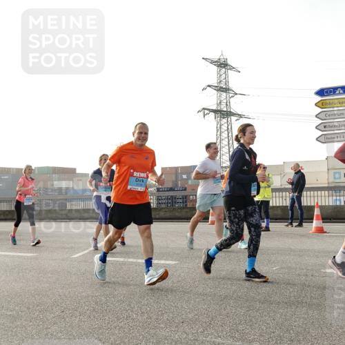 03.10.2026 - Köhlbrandbrückenlauf Michael Burmester http://msf.ph/oto/10766217 03.10.2026 09:21:32 Position 3 3 meine-sportfotos.de