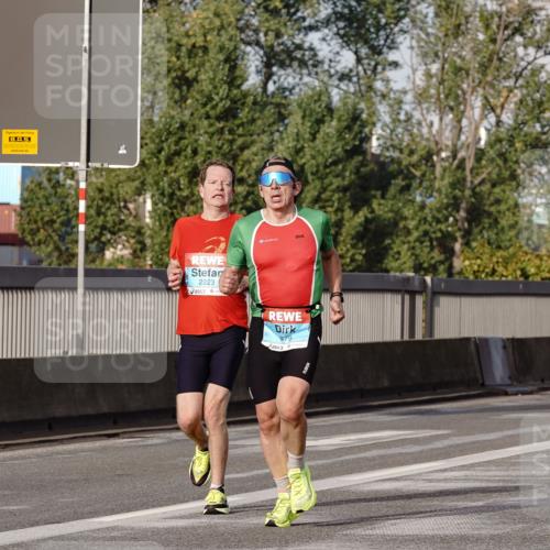 03.10.2026 - Köhlbrandbrückenlauf Michael Burmester http://msf.ph/oto/10766218 03.10.2026 09:46:17 Position 3 2223, 40, 4479 meine-sportfotos.de