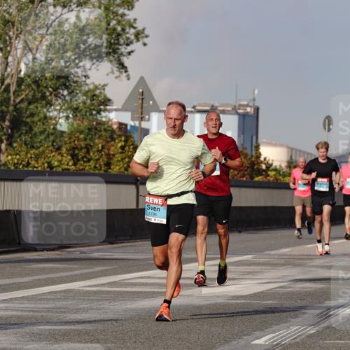 03.10.2026 - Köhlbrandbrückenlauf Michael Burmester http://msf.ph/oto/10766232 03.10.2026 09:46:22 Position 3 1196 meine-sportfotos.de