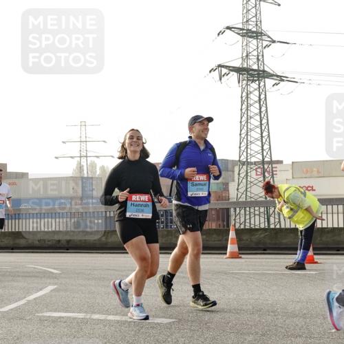 03.10.2026 - Köhlbrandbrückenlauf Michael Burmester http://msf.ph/oto/10766251 03.10.2026 09:21:37 Position 3 24, 2536, 2590, 100 meine-sportfotos.de