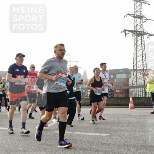 03.10.2026 - Köhlbrandbrückenlauf Michael Burmester http://msf.ph/oto/10766263 03.10.2026 09:21:39 Position 3 3168, 2, 1980 meine-sportfotos.de