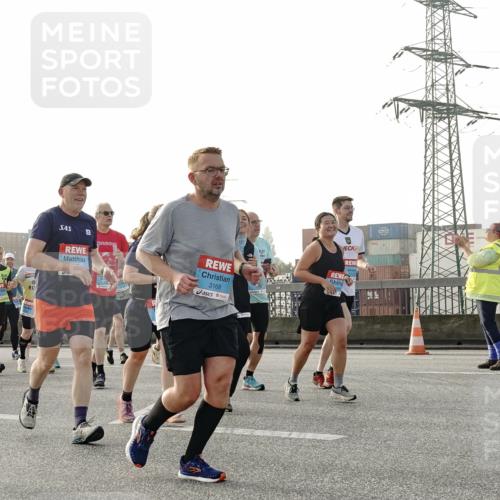 03.10.2026 - Köhlbrandbrückenlauf Michael Burmester http://msf.ph/oto/10766265 03.10.2026 09:21:39 Position 3 2870, 3168, 24 meine-sportfotos.de