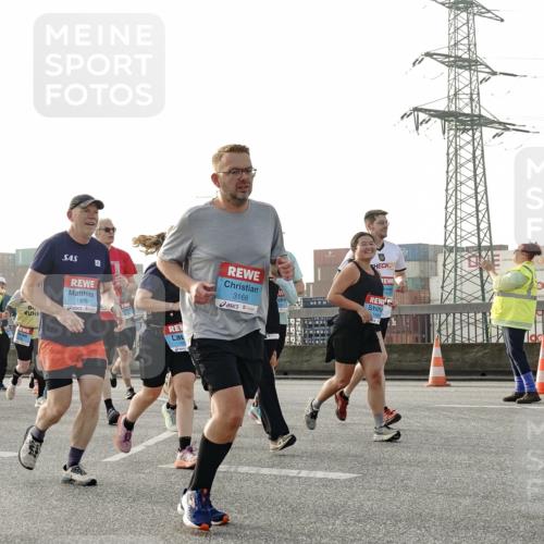 03.10.2026 - Köhlbrandbrückenlauf Michael Burmester http://msf.ph/oto/10766267 03.10.2026 09:21:39 Position 3 1978, 3168, 24 meine-sportfotos.de