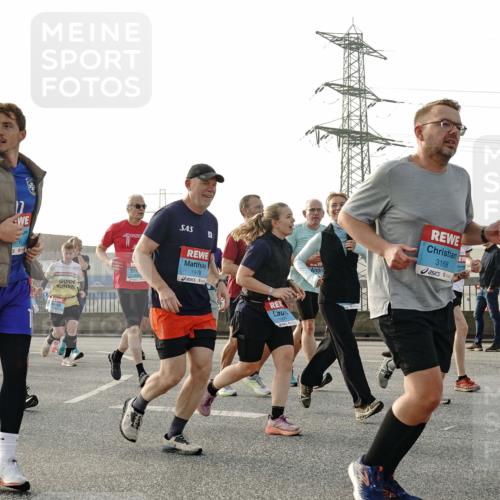 03.10.2026 - Köhlbrandbrückenlauf Michael Burmester http://msf.ph/oto/10766272 03.10.2026 09:21:40 Position 3 17, 76, 1978, 3168, 3 meine-sportfotos.de