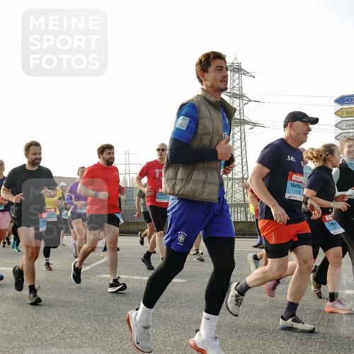 03.10.2026 - Köhlbrandbrückenlauf Michael Burmester http://msf.ph/oto/10766276 03.10.2026 09:21:40 Position 3 1976 meine-sportfotos.de