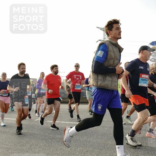 03.10.2026 - Köhlbrandbrückenlauf Michael Burmester http://msf.ph/oto/10766278 03.10.2026 09:21:40 Position 3 1978, 3 meine-sportfotos.de