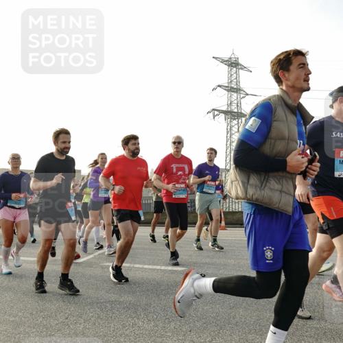 03.10.2026 - Köhlbrandbrückenlauf Michael Burmester http://msf.ph/oto/10766280 03.10.2026 09:21:41 Position 3 1978 meine-sportfotos.de