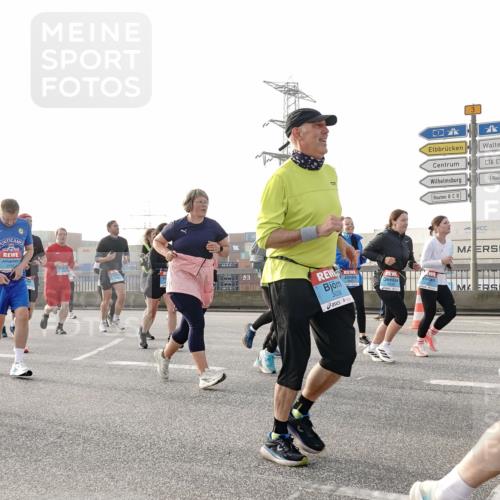 03.10.2026 - Köhlbrandbrückenlauf Michael Burmester http://msf.ph/oto/10766312 03.10.2026 09:21:43 Position 3 2831, 3172, 3038, 3 meine-sportfotos.de