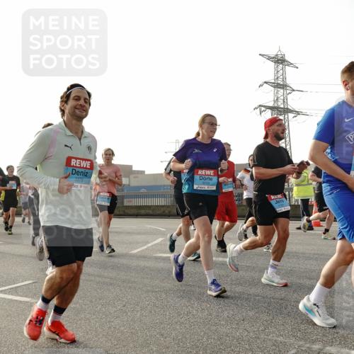 03.10.2026 - Köhlbrandbrückenlauf Michael Burmester http://msf.ph/oto/10766331 03.10.2026 09:21:45 Position 3 3379, 3039, 1191, 3172, 100 meine-sportfotos.de