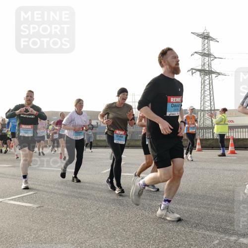 03.10.2026 - Köhlbrandbrückenlauf Michael Burmester http://msf.ph/oto/10766345 03.10.2026 09:21:46 Position 3 2066, 2978, 2876, 1756 meine-sportfotos.de
