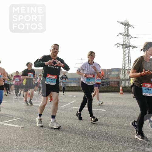 03.10.2026 - Köhlbrandbrückenlauf Michael Burmester http://msf.ph/oto/10766357 03.10.2026 09:21:47 Position 3 2066, 2978, 3192 meine-sportfotos.de