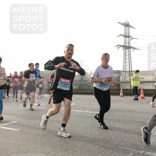 03.10.2026 - Köhlbrandbrückenlauf Michael Burmester http://msf.ph/oto/10766361 03.10.2026 09:21:47 Position 3 2066, 1153, 3, 2978 meine-sportfotos.de