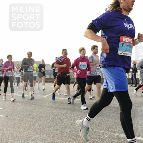 03.10.2026 - Köhlbrandbrückenlauf Michael Burmester http://msf.ph/oto/10766386 03.10.2026 09:21:51 Position 3 2474, 246, 2020, 3 meine-sportfotos.de