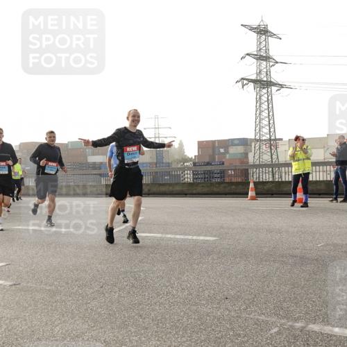 03.10.2026 - Köhlbrandbrückenlauf Michael Burmester http://msf.ph/oto/10766451 03.10.2026 09:21:59 Position 3  meine-sportfotos.de