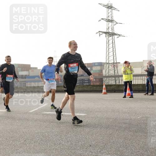 03.10.2026 - Köhlbrandbrückenlauf Michael Burmester http://msf.ph/oto/10766459 03.10.2026 09:22:00 Position 3  meine-sportfotos.de