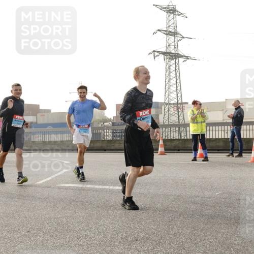 03.10.2026 - Köhlbrandbrückenlauf Michael Burmester http://msf.ph/oto/10766463 03.10.2026 09:22:00 Position 3 1401, 146, 3 meine-sportfotos.de