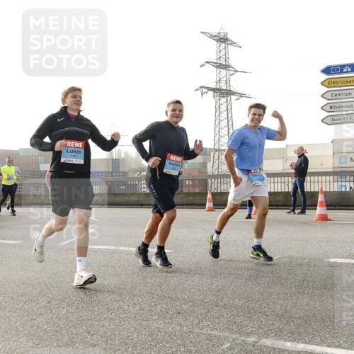 03.10.2026 - Köhlbrandbrückenlauf Michael Burmester http://msf.ph/oto/10766474 03.10.2026 09:22:01 Position 3 1401, 3047, 3 meine-sportfotos.de