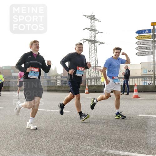 03.10.2026 - Köhlbrandbrückenlauf Michael Burmester http://msf.ph/oto/10766476 03.10.2026 09:22:01 Position 3 1401, 3047, 3 meine-sportfotos.de